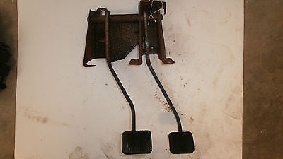 Jeep Wrangler TJ Brake and Clutch Pedal Assembly Sport Sahara OEM 97-06